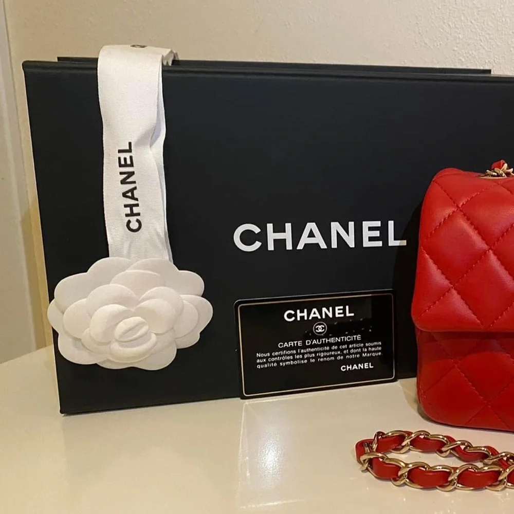 ❌❌SOLD❌❌ Chanel mini rectangular lambskin - Picture 2 of 9